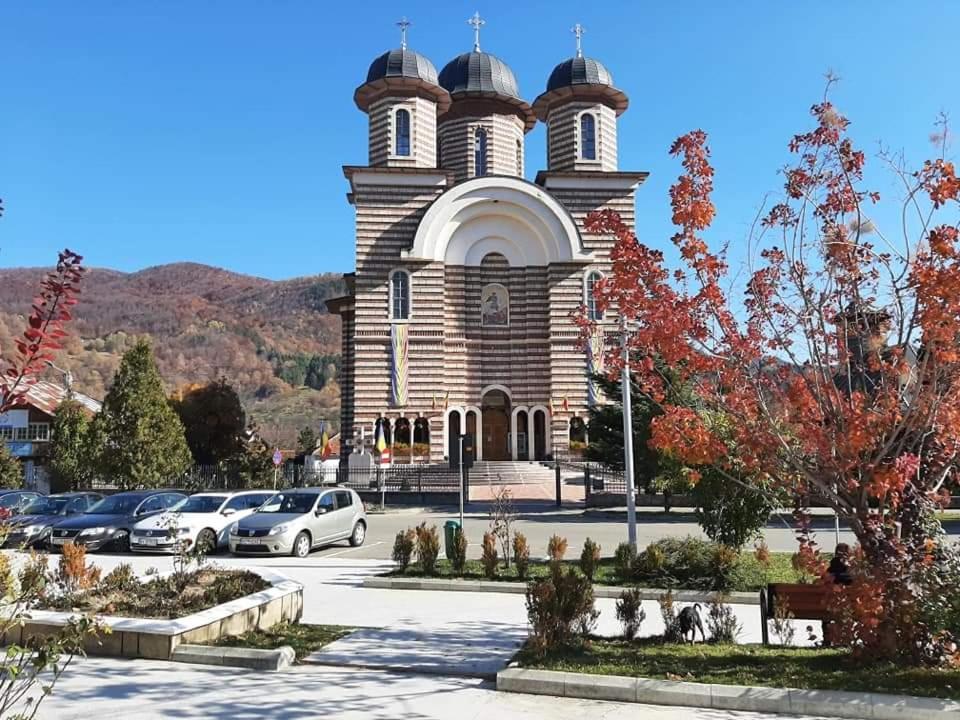 Cazare Apartament Cu 2 Camere Нехою Екстер'єр фото